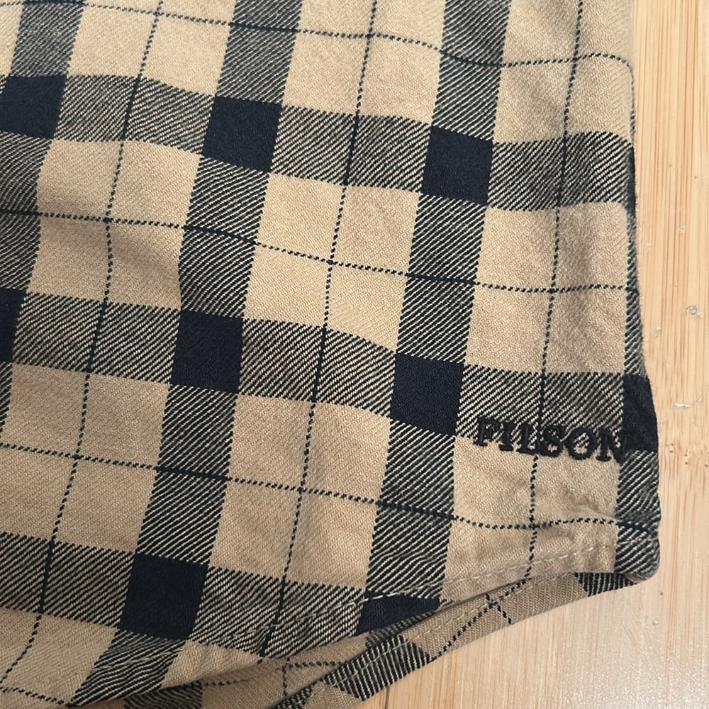 Filson Flannel Plaid Button Down Men’s Shirt size Large - Picture 11 of 12